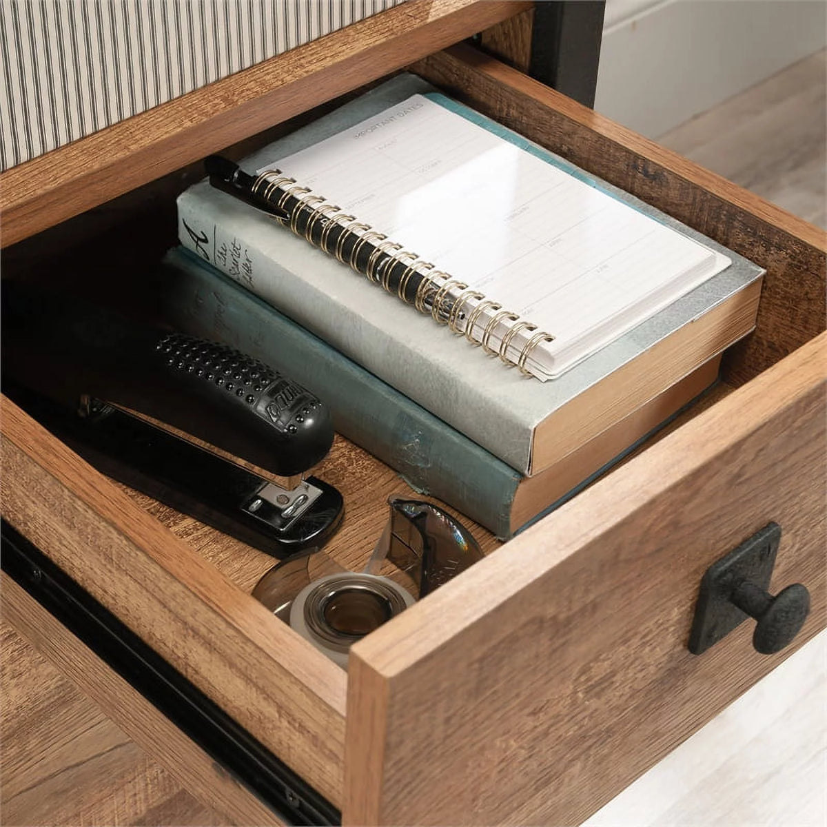Engineered Wood and Metal Desk Y682107
