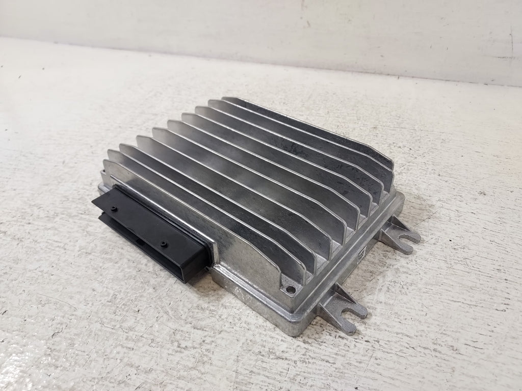 Trunk Mount Amplifier R637