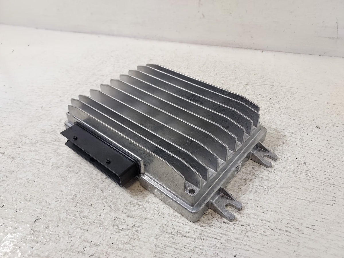 Trunk Mount Amplifier R637