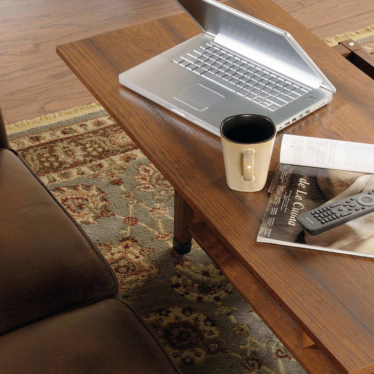 Lift-Top Coffee Table F117
