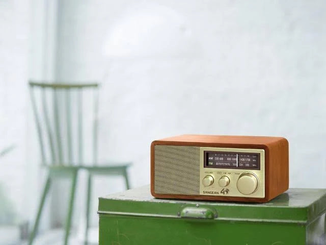 AM/FM Table Top Radio Q879