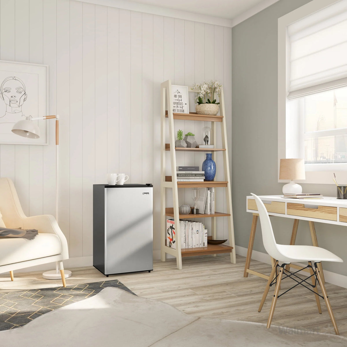 3.5 Cu Ft Mini Refrigerator with Freezer G475