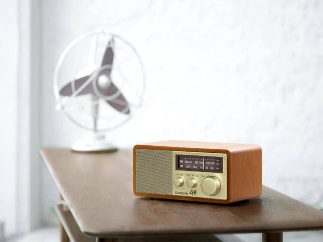 AM/FM Table Top Radio Q879
