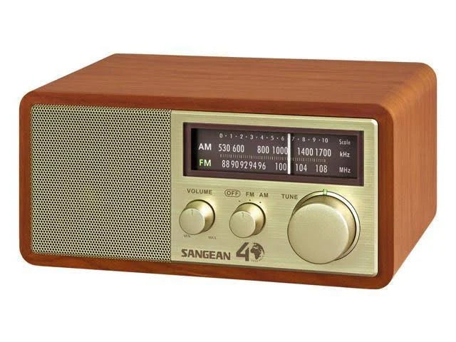 AM/FM Table Top Radio Q879